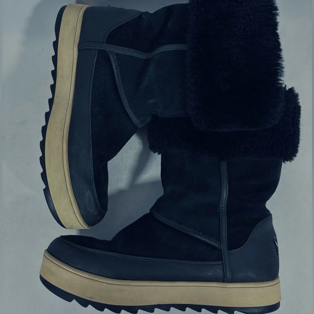 Koolaburra Black Winter Boots with Cream Sole **Flaw